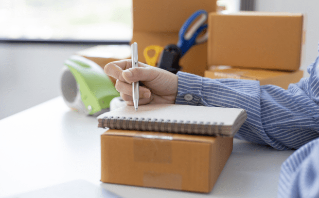 訂製移動電源 - 綠意生態庫 訂製移動電源:自帶四線移動電源,出門不帶線;正面底面均為布紋工藝,表面細膩,給您帶來了舒適持握手感。 客製 - 綠意生態庫 訂製移動電源