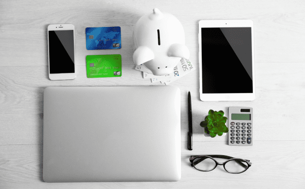 訂製移動電源 - 綠意生態庫 訂製移動電源:自帶四線移動電源,出門不帶線;正面底面均為布紋工藝,表面細膩,給您帶來了舒適持握手感。 客製 - 綠意生態庫 訂製移動電源