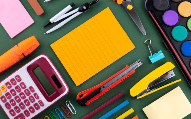 訂製移動電源 - 綠意生態庫 訂製移動電源:自帶四線移動電源,出門不帶線;正面底面均為布紋工藝,表面細膩,給您帶來了舒適持握手感。 客製 - 綠意生態庫 訂製移動電源